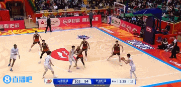 mk体育在线登录入口🥺双拳难敌四手！马奇全场各种抡 39中20&三分18中7空砍60分！