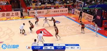 mk体育在线登录入口🥺双拳难敌四手！马奇全场各种抡 39中20&三分18中7空砍60分！