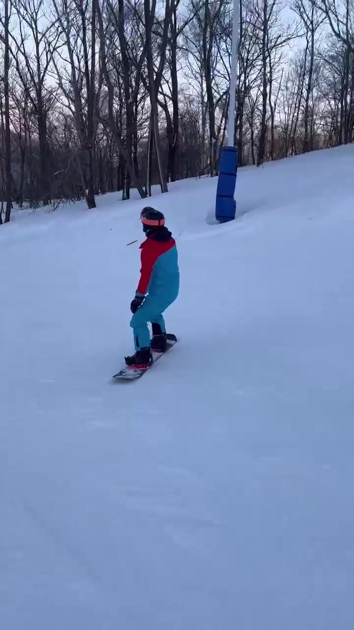 mk体育平台网页版入口这不就是正常推坡么👉Xun分享滑雪视频：两天速成怎么说